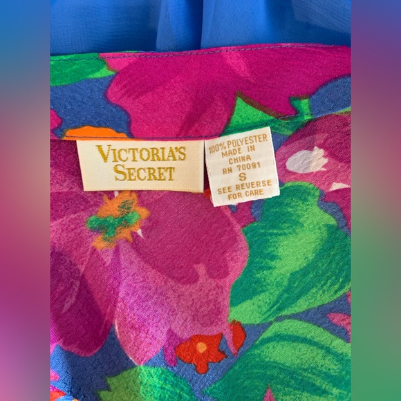 New List🌹NWOT 1990s Vintage Victoria's Secret Multi-Color Floral Chemise or Slip - Picture 6 of 6